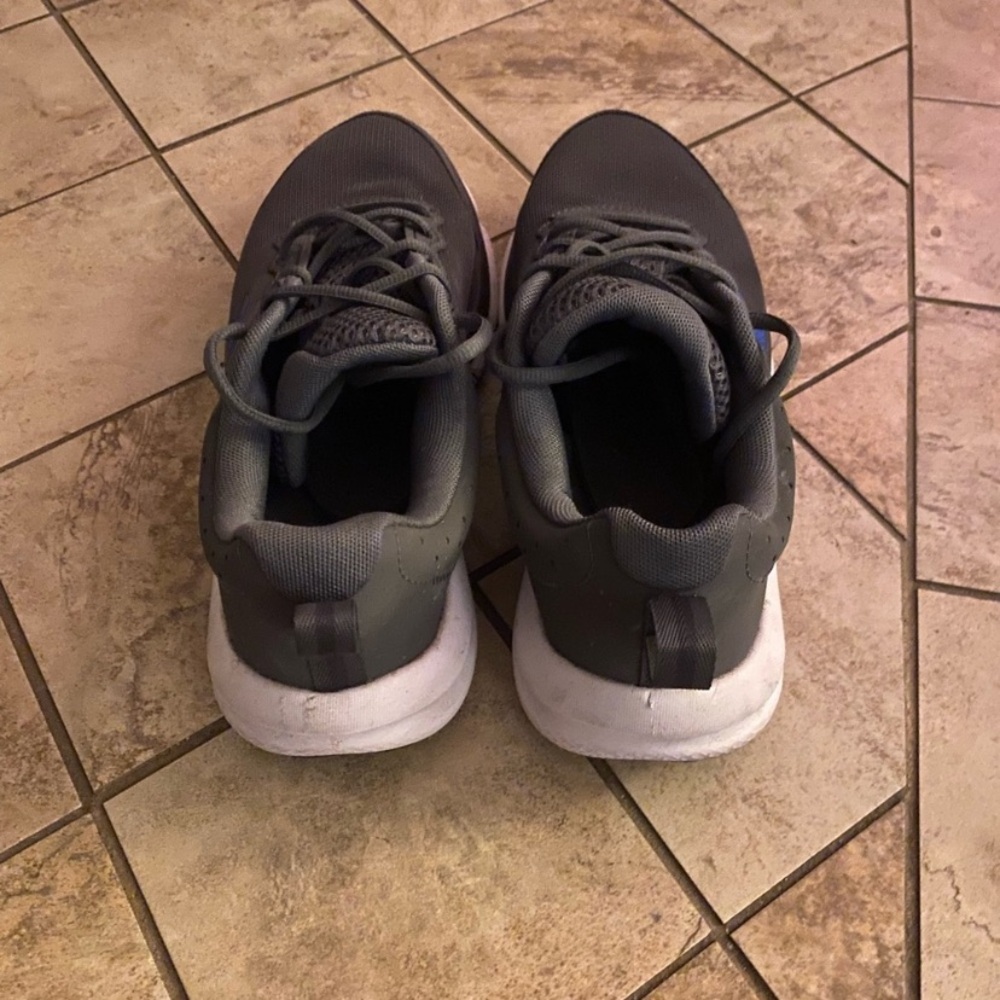 Under Armour Men's Gray Athletic Sneakers with Blue Logo - Picture 5 of 7